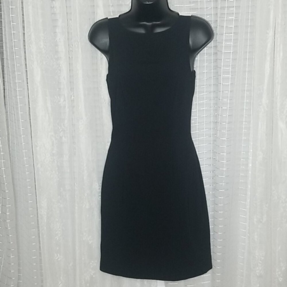 2/$25 or 3/$30 H&M Black and White Color Block Fitted Sleeveless Cocktail Dress